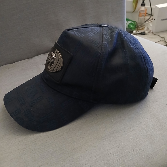 Versace Black Cap with Medusa Logo - Picture 15 of 15